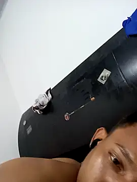 Snapshot of Brayan51_- chatting on September 14, 2025, 4:33 am Brayan51 - online show from September 14, 2025, 4:33 am