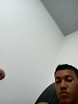 Snapshot of Brayan51_- chatting on September 16, 2025, 6:03 am Brayan51 - online show from September 16, 2025, 6:03 am