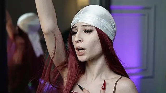 SaraiAngel online show from December 22, 2025, 9:23 pm