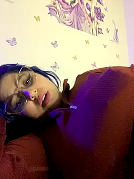 honeyviviss online show from September 11, 2025, 1:06 am