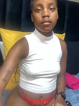 Littlebunny33 online show from March 28, 2026, 7:02 pm