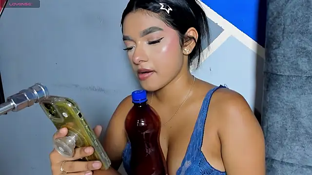 Snapshot of lau-hot chatting on December 17, 2025, 6:58 pm lau-hot online show from December 17, 2025, 6:58 pm