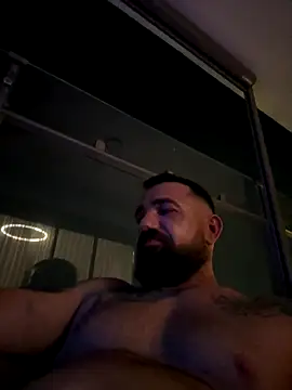 Snapshot of KstnSrg19 chatting on November 7, 2025, 3:34 pm KstnSrg19 online show from November 7, 2025, 3:34 pm