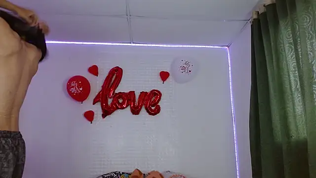 Snapshot of Lucy_y_Jacob chatting on September 28, 2025, 6:57 pm Lucy y Jacob online show from September 28, 2025, 6:57 pm