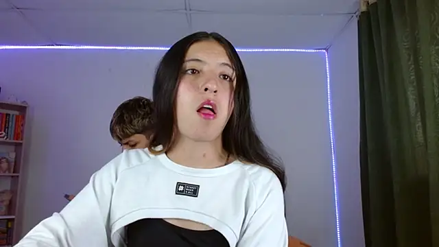 Snapshot of Lucy_y_Jacob chatting on September 29, 2025, 10:25 pm Lucy y Jacob online show from September 29, 2025, 10:25 pm