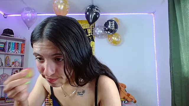 Snapshot of Lucy_y_Jacob chatting on October 2, 2025, 2:46 pm Lucy y Jacob online show from October 2, 2025, 2:46 pm