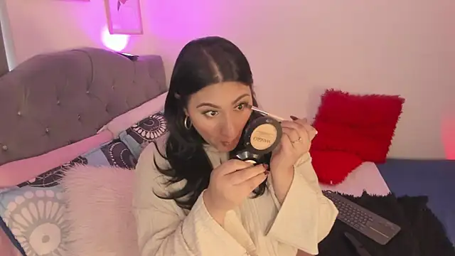 Snapshot of Elyross1_ chatting on November 19, 2025, 10:10 pm Elyross1 online show from November 19, 2025, 10:10 pm