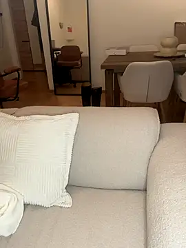 SophiiaStarr online show from October 10, 2025, 4:28 pm