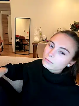 SophiiaStarr online show from November 8, 2025, 6:40 pm