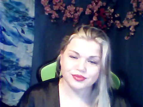 Nayvessa online show from November 3, 2025, 3:02 pm