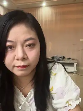 smgirls online show from October 6, 2025, 8:23 am