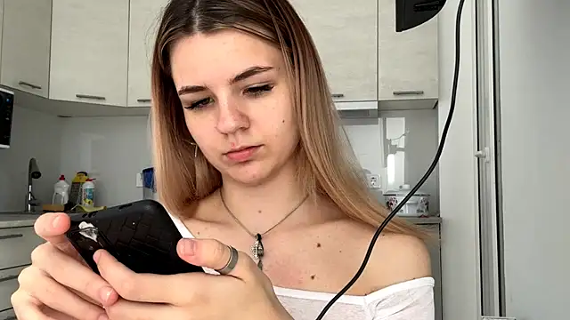 Denni Spilber online show from October 31, 2025, 7:09 am