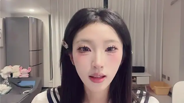 Snapshot of ZhaoZhao-ZM chatting on September 13, 2025, 1:22 pm ZhaoZhao-ZM online show from September 13, 2025, 1:22 pm