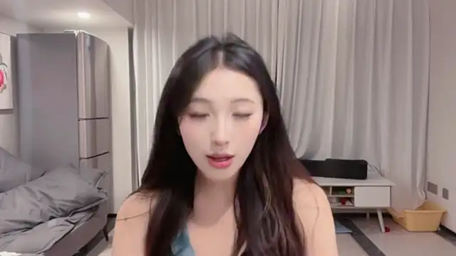 Snapshot of ZhaoZhao-ZM chatting on September 25, 2025, 1:15 pm ZhaoZhao-ZM online show from September 25, 2025, 1:15 pm