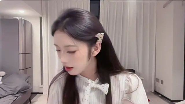 Snapshot of ZhaoZhao-ZM chatting on September 27, 2025, 1:05 pm ZhaoZhao-ZM online show from September 27, 2025, 1:05 pm