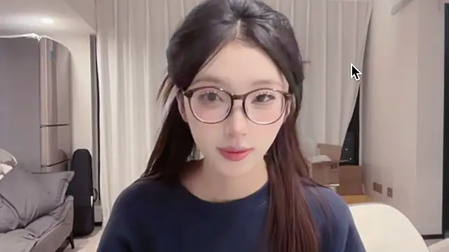 Snapshot of ZhaoZhao-ZM chatting on October 12, 2025, 1:21 pm ZhaoZhao-ZM online show from October 12, 2025, 1:21 pm