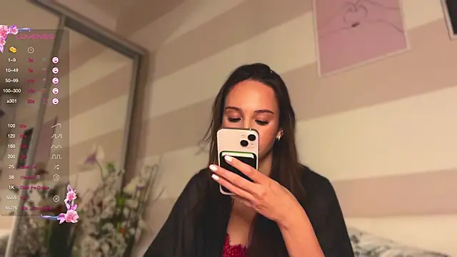 Snapshot of Kate_Yanson chatting on October 24, 2025, 8:27 pm Kate Yanson online show from October 24, 2025, 8:27 pm
