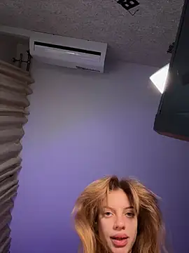 Snapshot of mari__papi chatting on February 6, 2026, 1:47 pm mari papi online show from February 6, 2026, 1:47 pm