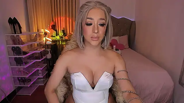 Dream Goddess online show from January 17, 2026, 10:42 am