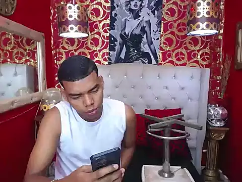 TWOBOYSPEINHOT online show from September 12, 2025, 1:11 pm