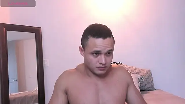 Snapshot of KingLevi01 chatting on September 9, 2025, 1:21 pm KingLevi01 online show from September 9, 2025, 1:21 pm