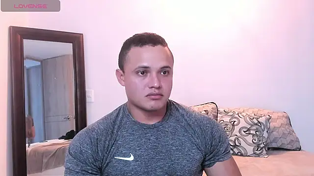 Snapshot of KingLevi01 chatting on September 15, 2025, 7:58 pm KingLevi01 online show from September 15, 2025, 7:58 pm