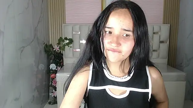 bella vibess s online show from November 25, 2025, 3:06 am