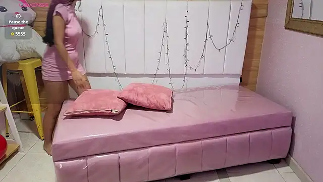 bella vibess s online show from April 9, 2026, 12:43 pm