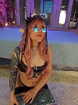 BizzyNoar online show from October 5, 2025, 8:40 pm