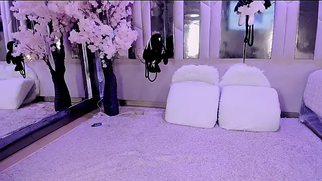 BizzyNoar online show from November 12, 2025, 4:46 am