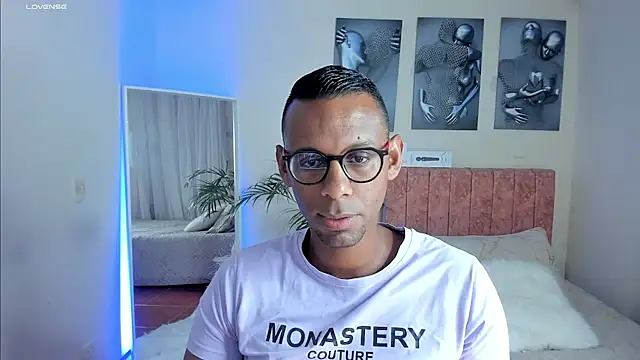 Snapshot of KingEdward_ chatting on October 4, 2025, 10:13 am KingEdward  online show from October 4, 2025, 10:13 am
