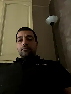 darkparadi online show from September 27, 2025, 9:58 am