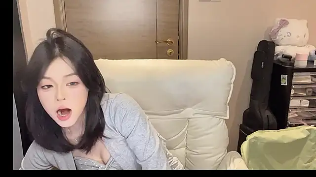 Koi-00 online show from January 14, 2026, 6:35 pm