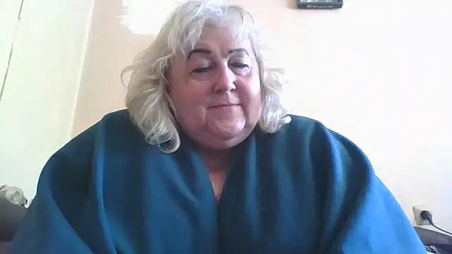Snapshot of Lala-Love56 chatting on May 3, 2026, 12:33 pm Lala-Love56 online show from May 3, 2026, 12:33 pm