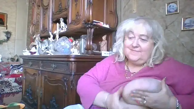 Snapshot of Lala-Love56 chatting on May 28, 2026, 3:53 pm Lala-Love56 online show from May 28, 2026, 3:53 pm