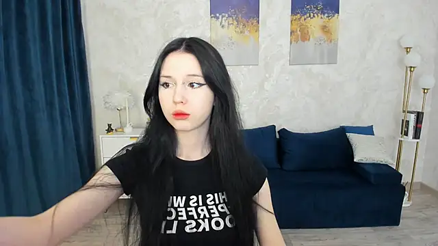 VioletHarme online show from April 10, 2026, 11:37 am