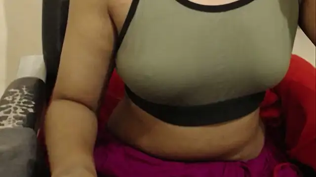 Snapshot of erotic_indiancam chatting on October 9, 2025, 10:35 am erotic indiancam online show from October 9, 2025, 10:35 am