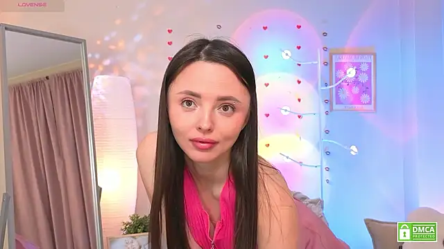 Snapshot of OliviaKis_ chatting on March 4, 2026, 7:25 am OliviaKis online show from March 4, 2026, 7:25 am