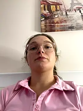 Snapshot of Bellatrisssaa chatting on November 3, 2025, 2:07 pm Bellatrisssaa online show from November 3, 2025, 2:07 pm