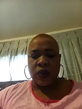 Snapshot of BUSTY_QUEEEN chatting on September 9, 2025, 6:35 am BUSTY QUEEEN online show from September 9, 2025, 6:35 am