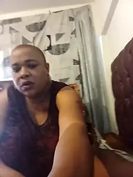 Snapshot of BUSTY_QUEEEN chatting on September 15, 2025, 11:10 am BUSTY QUEEEN online show from September 15, 2025, 11:10 am