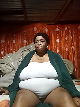 Snapshot of BUSTY_QUEEEN chatting on October 16, 2025, 7:48 pm BUSTY QUEEEN online show from October 16, 2025, 7:48 pm