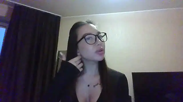 Snapshot of Vashniya chatting on November 6, 2025, 2:07 pm Vashniya online show from November 6, 2025, 2:07 pm