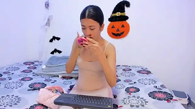 Sexy777Couple online show from October 24, 2025, 10:06 pm