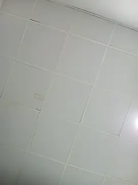 Andr3s69xxx online show from February 15, 2026, 7:54 pm