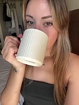 Sashailardi online show from April 18, 2026, 10:21 pm