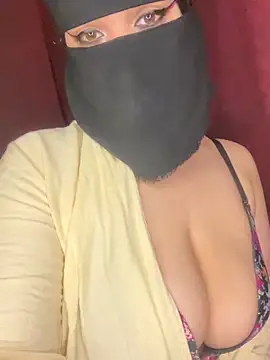 RooVaaN-Xx online show from April 21, 2026, 6:01 pm