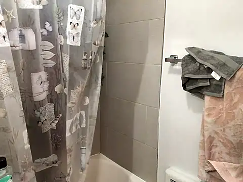 Snapshot of littyleesh1 chatting on November 6, 2025, 8:59 am littyleesh1 online show from November 6, 2025, 8:59 am