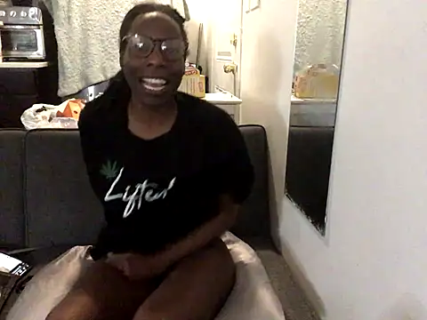 Snapshot of littyleesh1 chatting on December 1, 2025, 10:37 pm littyleesh1 online show from December 1, 2025, 10:37 pm