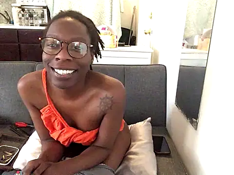 Snapshot of littyleesh1 chatting on December 4, 2025, 6:38 pm littyleesh1 online show from December 4, 2025, 6:38 pm